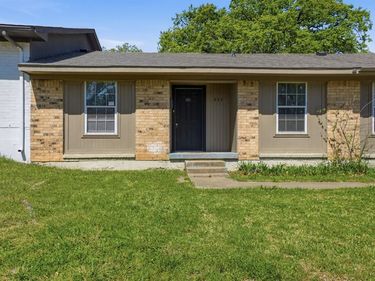 233 Creek Cove Drive, Dallas, TX 75217