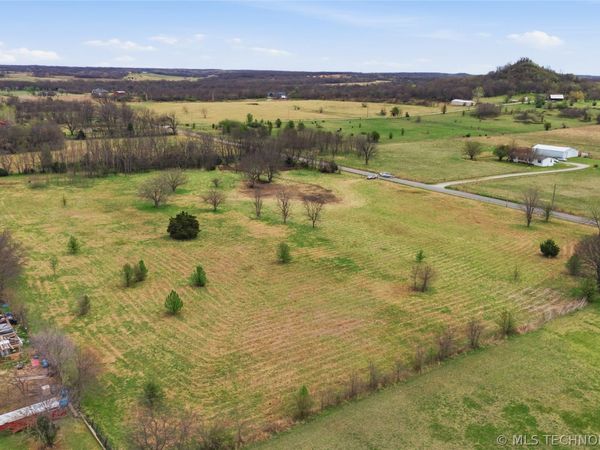 2 E 400 Road , Claremore, OK 74017