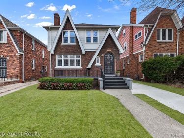 16204 Roselawn Street , Detroit, MI 48221