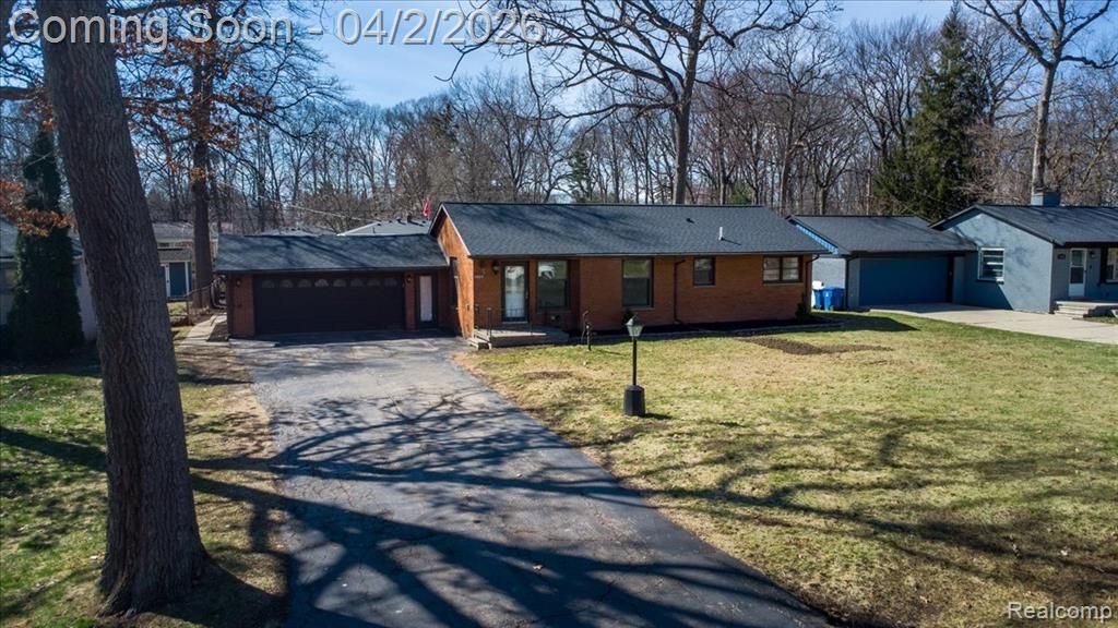 1407 Bielby Street, Waterford Township, MI 48328 Main Photo