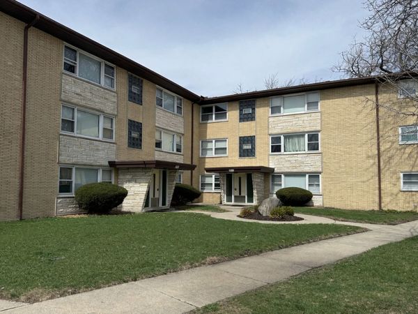 8304 W Forest Preserve Drive, Unit 1W, Chicago, IL 60634