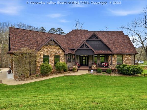 132 Cobblestone Boulevard, Scott Depot, WV 25560