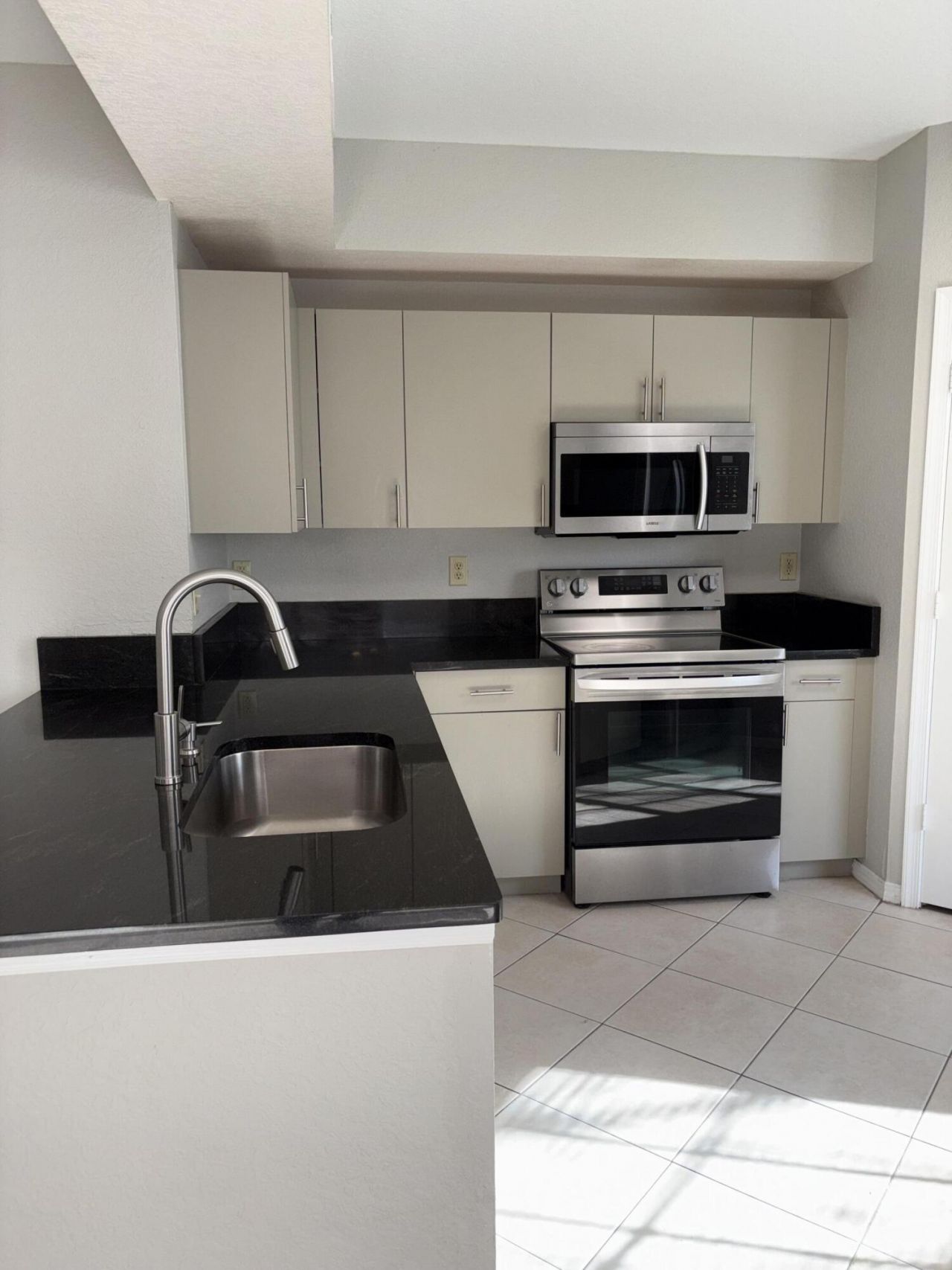 100 SW Peacock Boulevard, Unit 1103, Port Saint Lucie, FL 34986 Photo