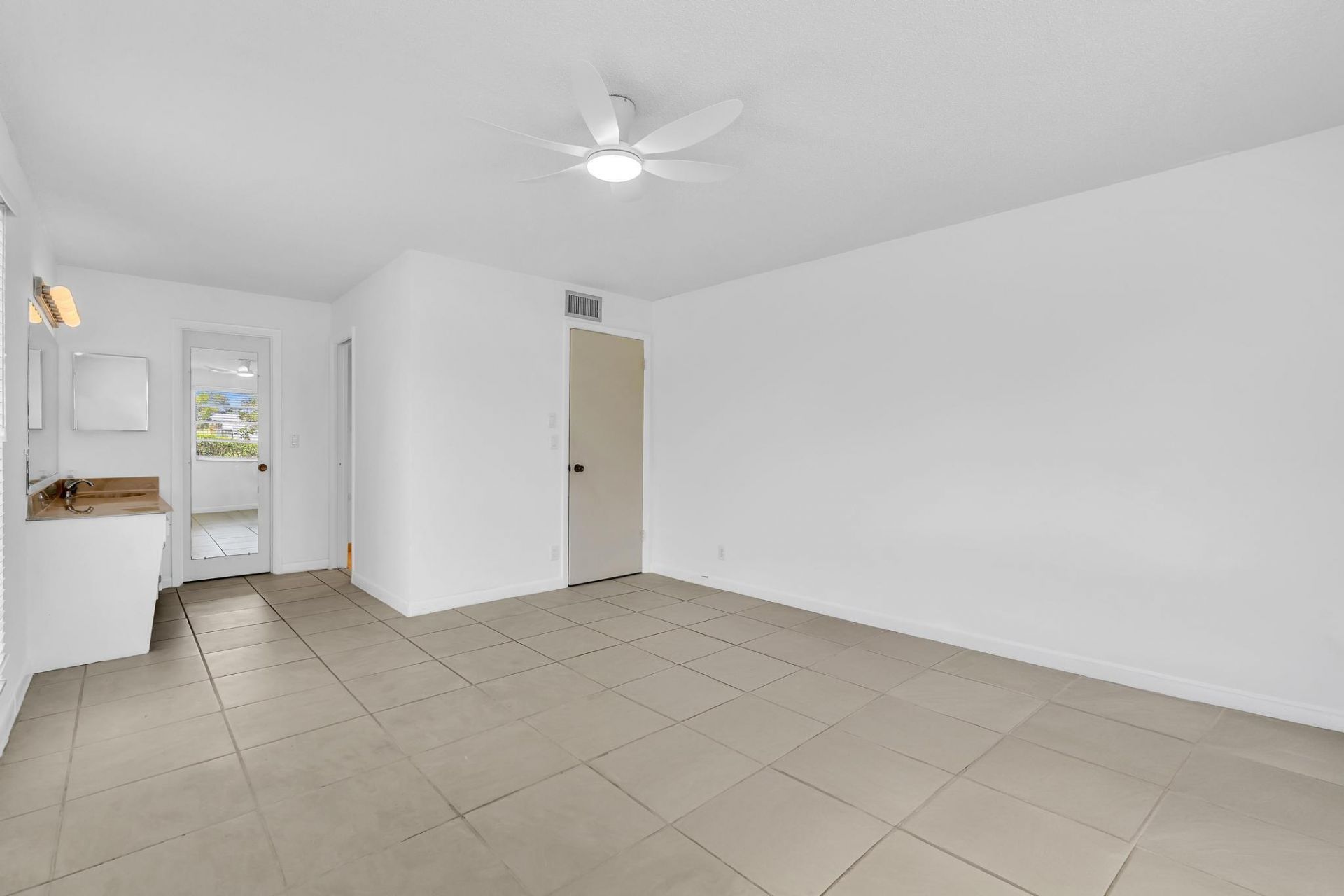 13721 Flora Place, Unit D, Delray Beach, FL 33484 Photo