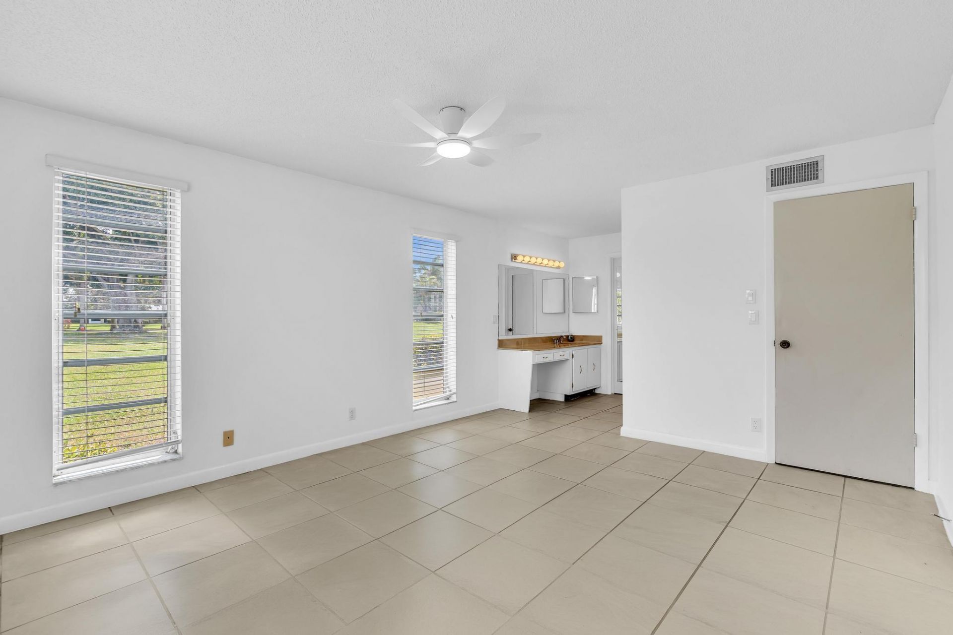 13721 Flora Place, Unit D, Delray Beach, FL 33484 Photo