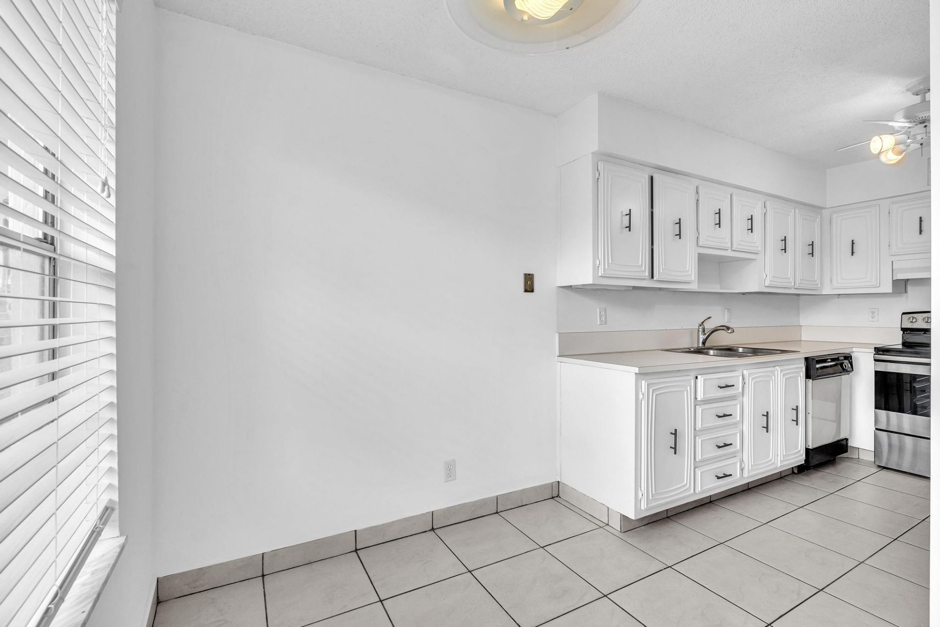 13721 Flora Place, Unit D, Delray Beach, FL 33484 Photo