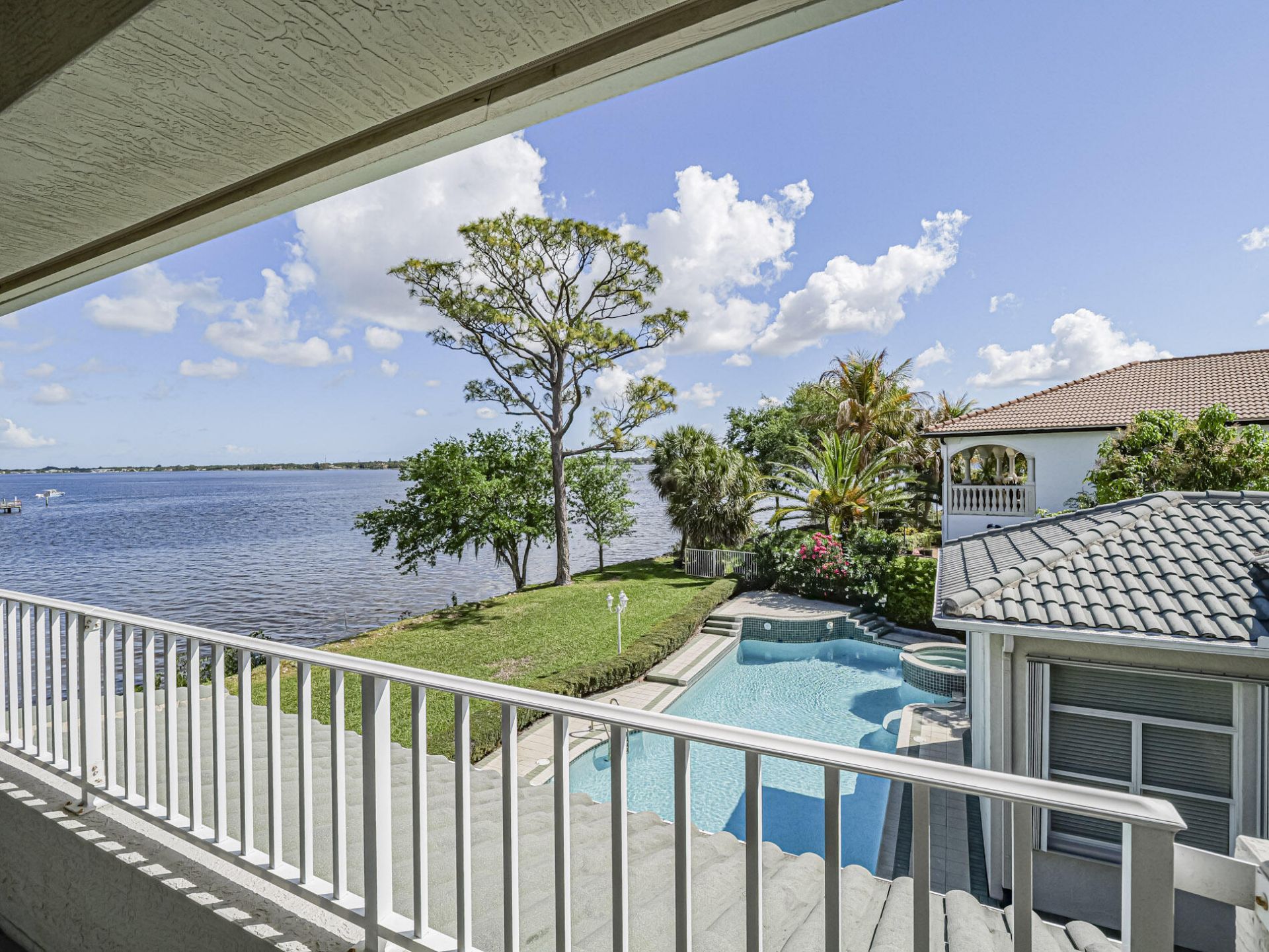 226 SW Palm Cove Drive, Palm City, FL 34990 Photo