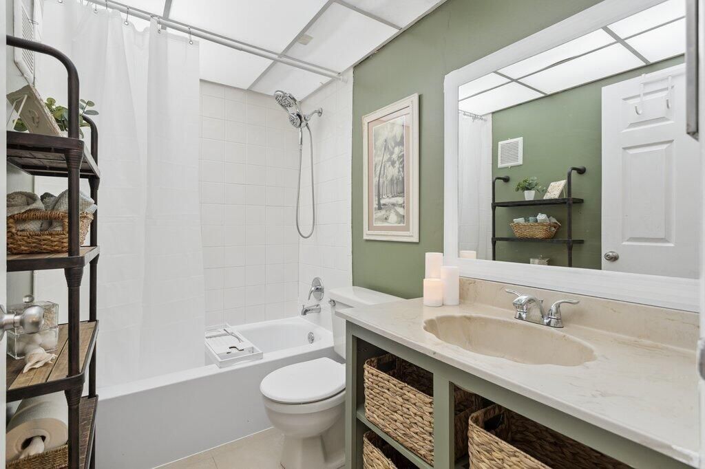 3141 NW 47th Terrace, Unit 124, Lauderdale Lakes, FL 33319 Photo