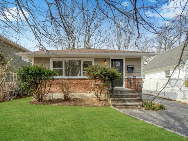 37 Decatur Street , Roosevelt, NY 11575