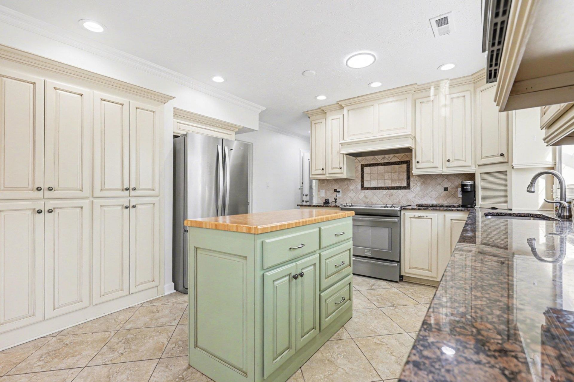 1930 Kate Ln. Photo 12