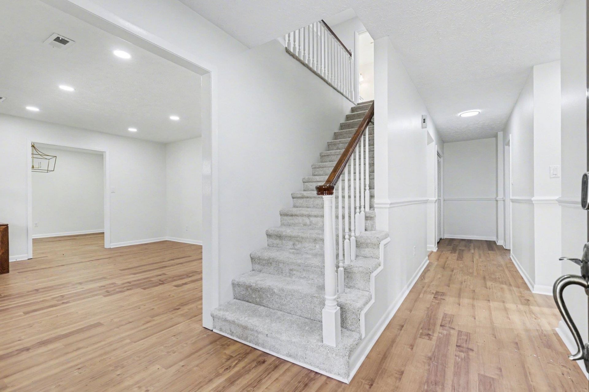 1930 Kate Ln. Photo 4