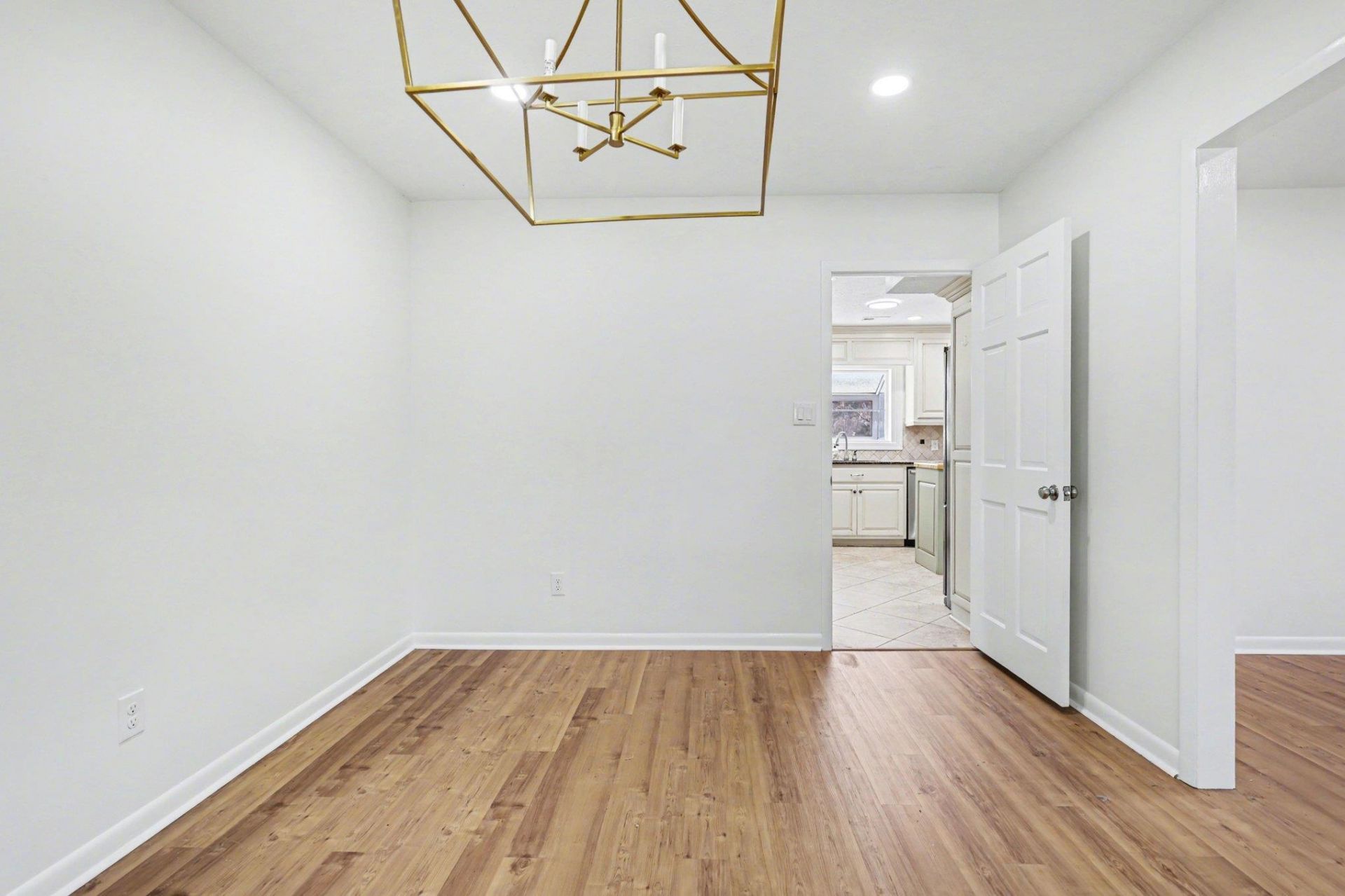 1930 Kate Ln. Photo 8