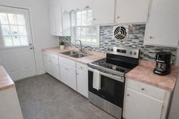 1324 Springdale Drive photo 4