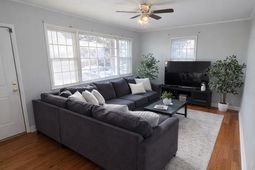 1324 Springdale Drive photo 4