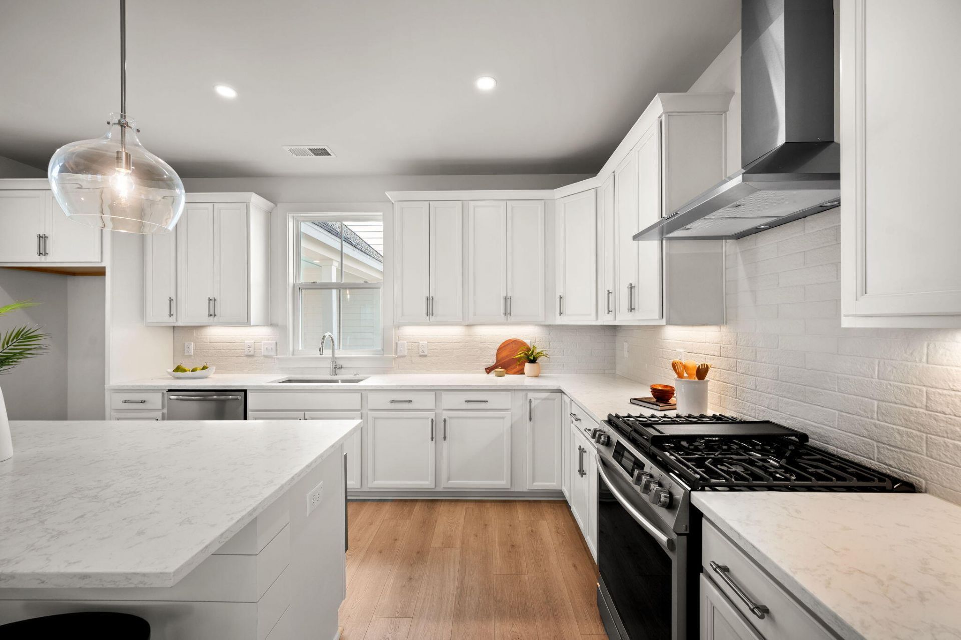 726 Rumbling Leaf Lane Photo 15