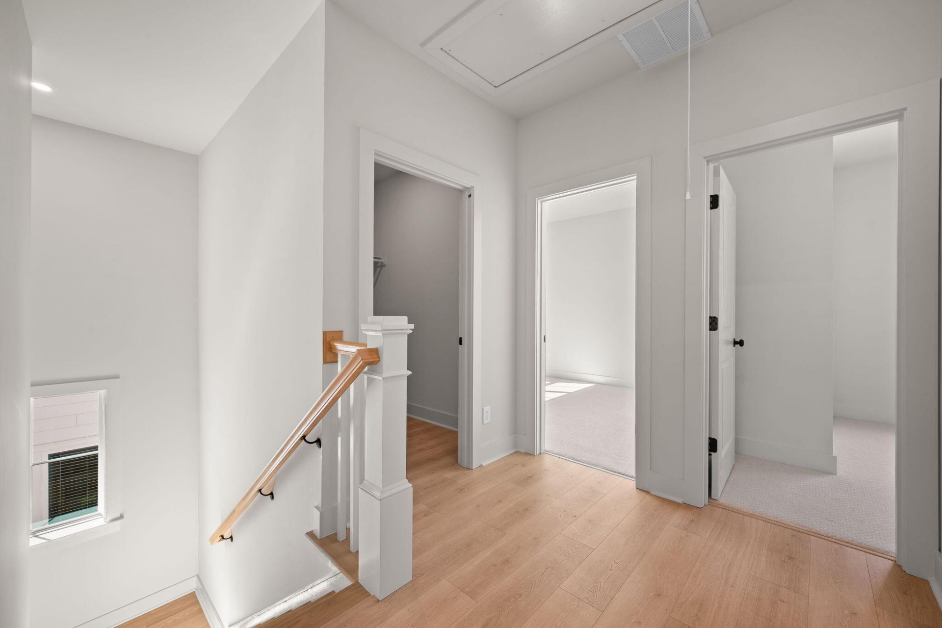 726 Rumbling Leaf Lane Photo 18