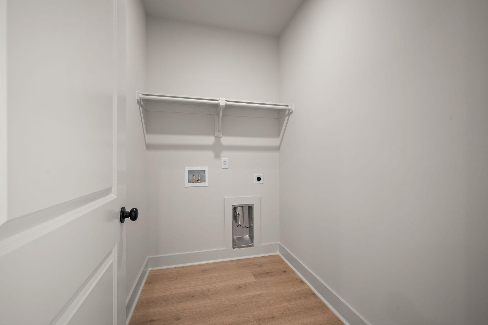 726 Rumbling Leaf Lane Photo 19