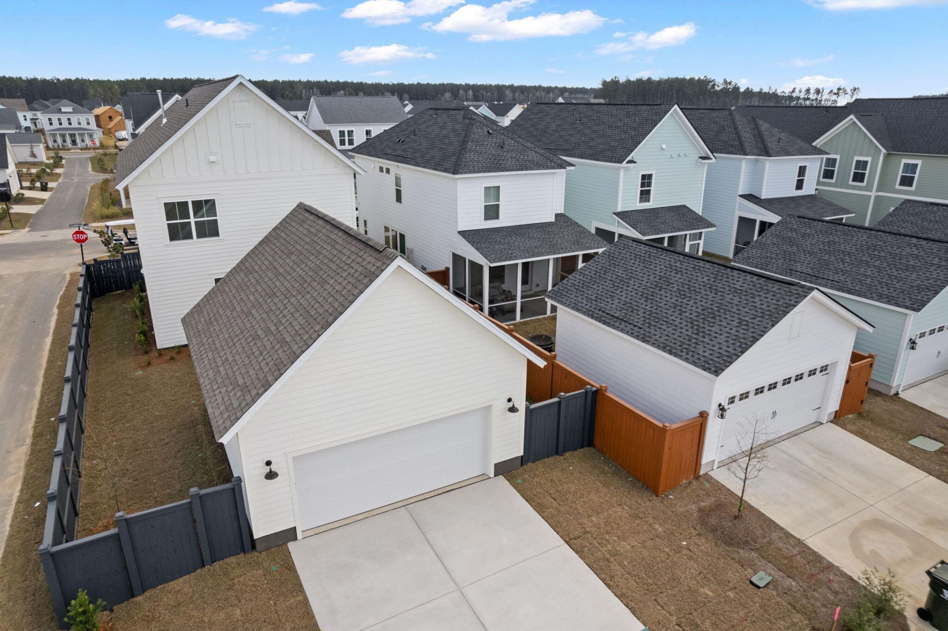 726 Rumbling Leaf Lane Photo 32