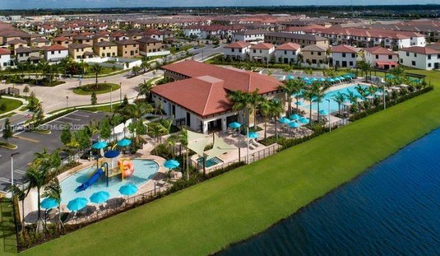 11064 W 33 Way, Unit 11064, Hialeah Gardens, FL 33018 Photo