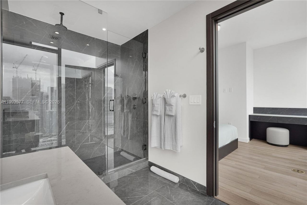 20 NE 11th St, Unit 2710, Miami, FL 33132 Photo