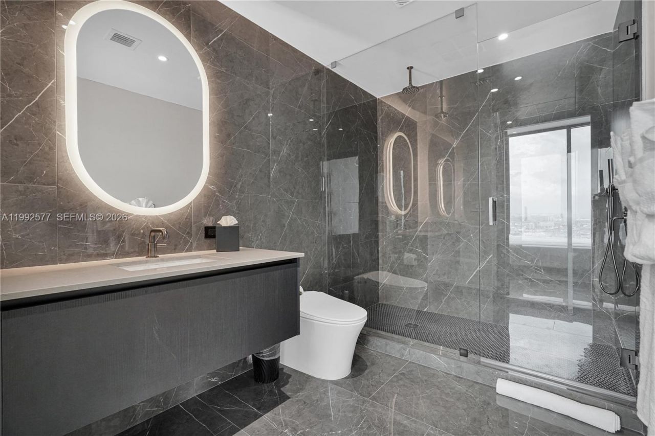20 NE 11th St, Unit 2710, Miami, FL 33132 Photo