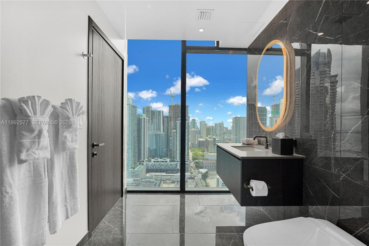 20 NE 11th St, Unit 2710, Miami, FL 33132 Photo