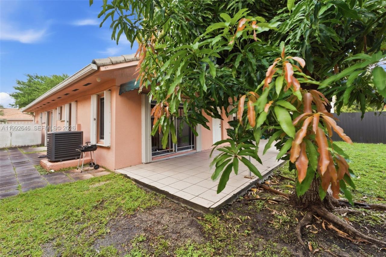 8790 NW 142nd St, Miami Lakes, FL 33018 Photo