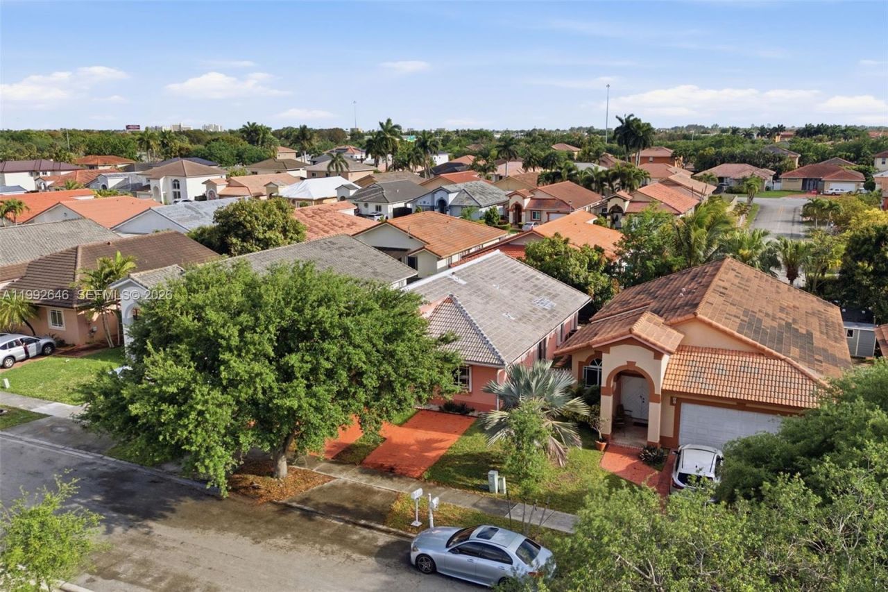 8790 NW 142nd St, Miami Lakes, FL 33018 Photo