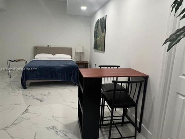 10042 SW 161st Ave , Miami, FL 33196