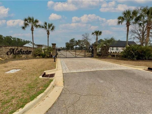 2725 Alabaster Court , Semmes, AL 36575