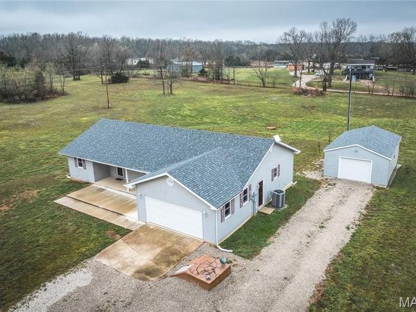 30421 Peach Blossom Lane, Lebanon, MO 65536