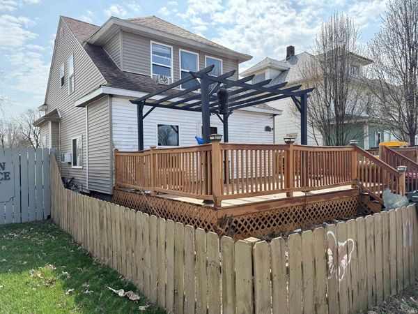 2512 Mishawaka Avenue, South Bend, IN 46615