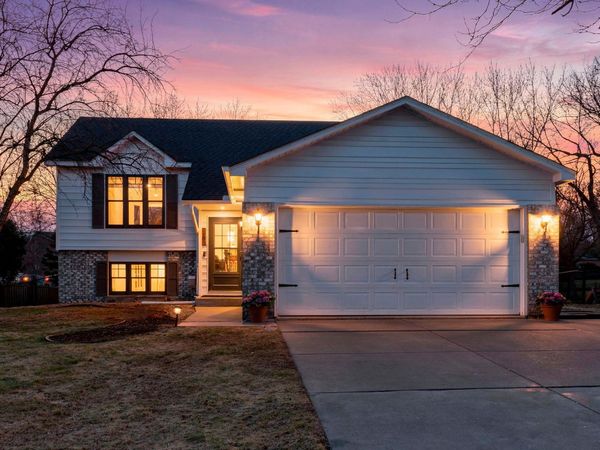 1795 Windjammer Drive, Woodbury, MN 55125