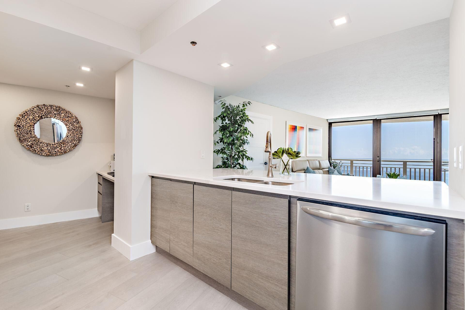 3000 N Ocean Drive, Unit 32e, Singer Island, FL 33404 Photo