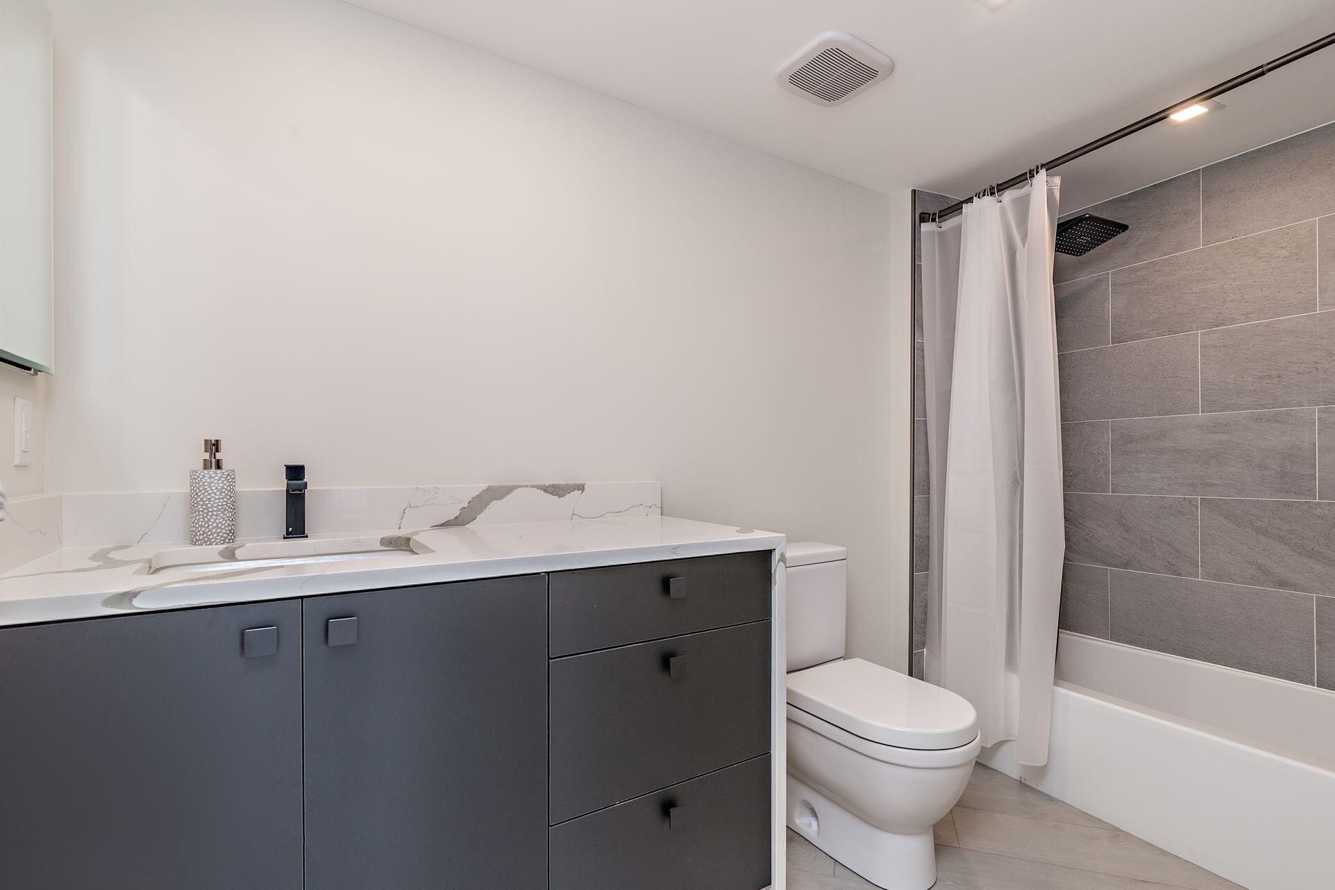 3000 N Ocean Drive, Unit 32e, Singer Island, FL 33404 Photo