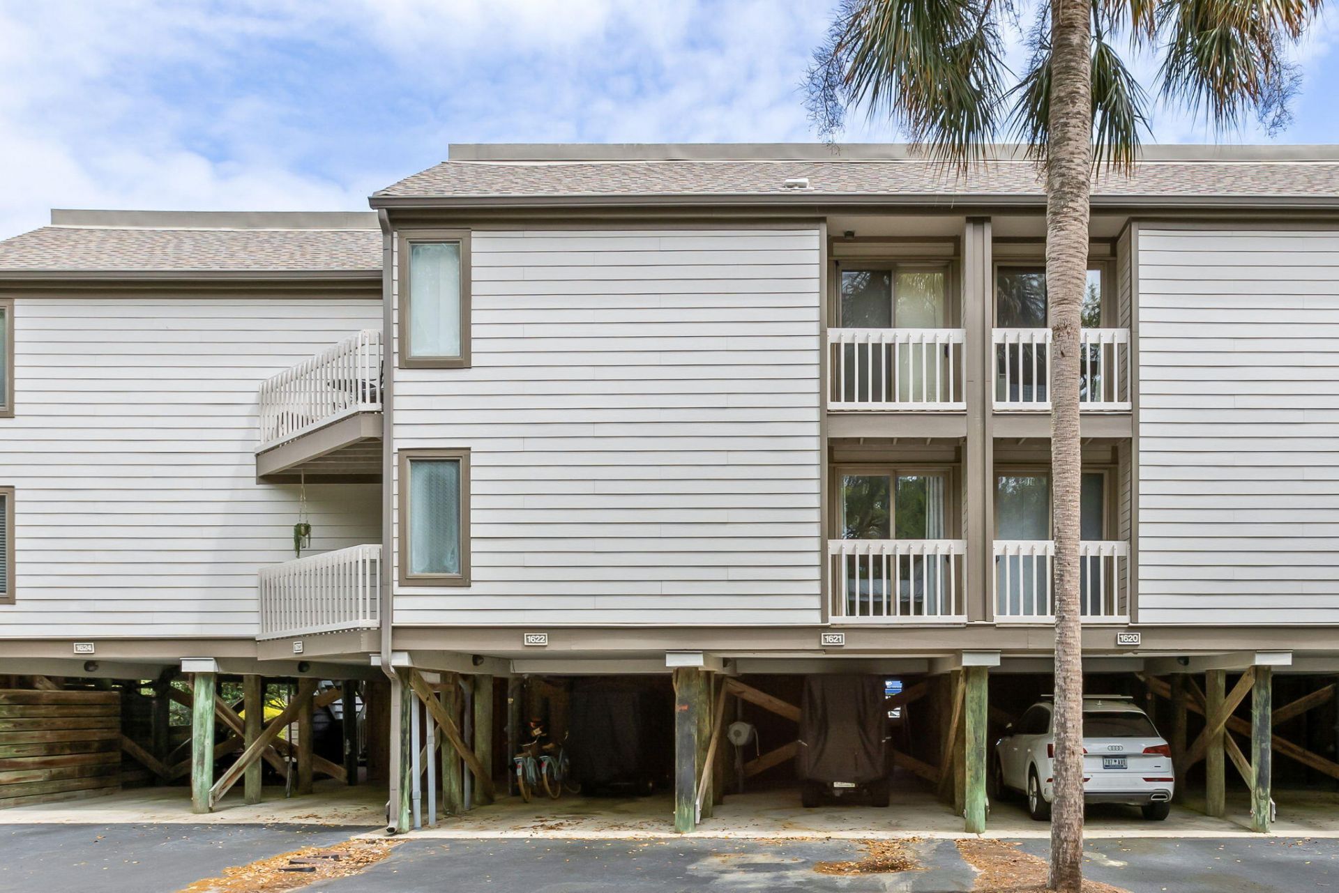 1621 Live Oak Park Photo 5