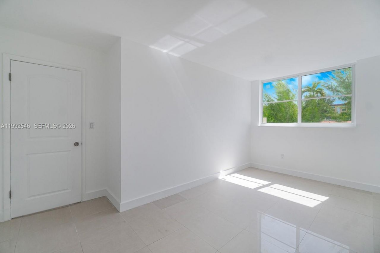 1075 93rd St , Unit 203, Bay Harbor Islands, FL 33154 Photo