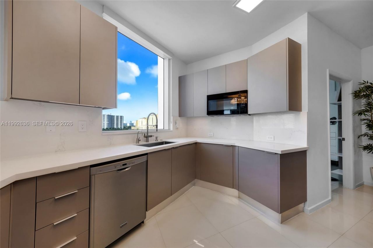 3030 NE 188th St, Unit 602, Aventura, FL 33180 Photo