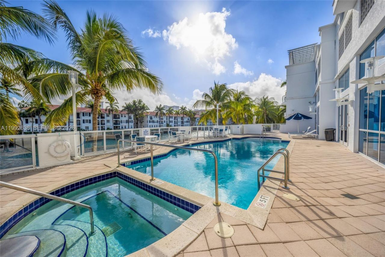 3030 NE 188th St, Unit 602, Aventura, FL 33180 Photo