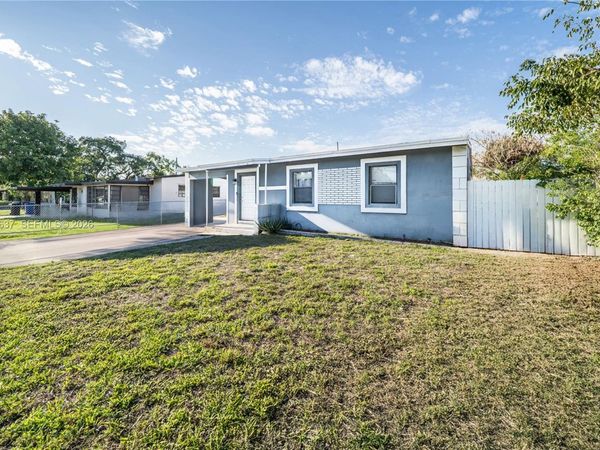 1119 NW 10th Pl , Fort Lauderdale, FL 33311