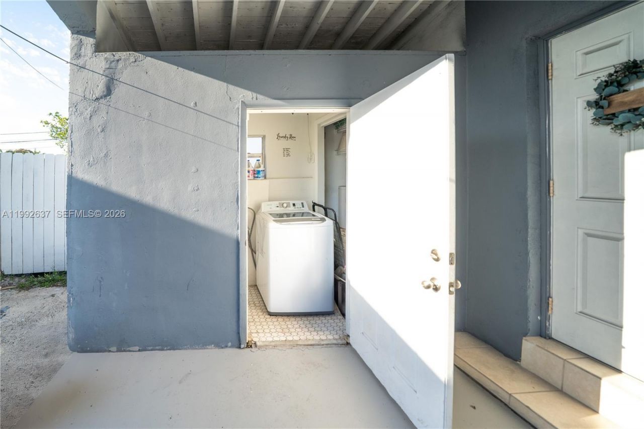 1119 NW 10th Pl , Fort Lauderdale, FL 33311 Photo