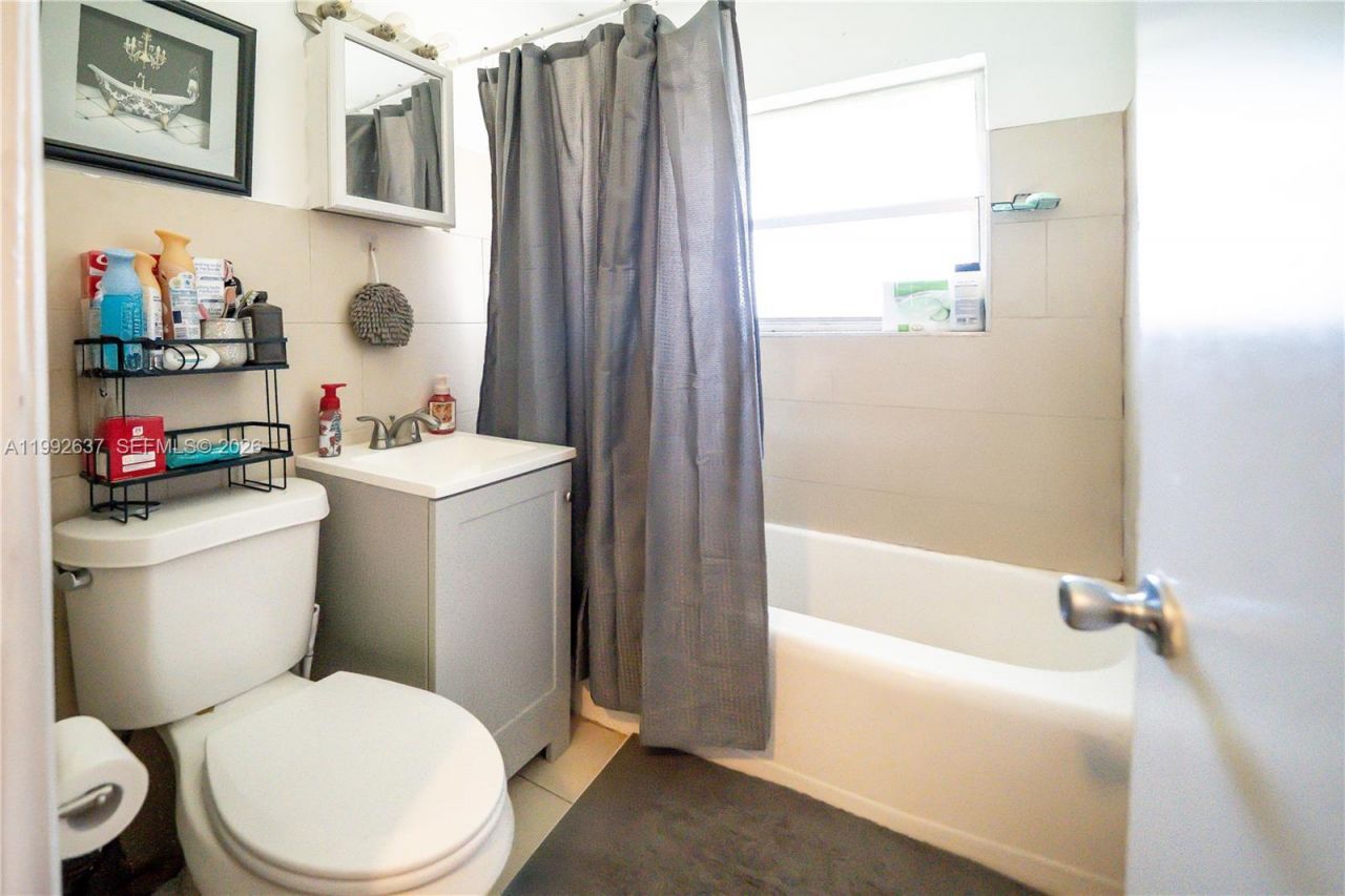 1119 NW 10th Pl , Fort Lauderdale, FL 33311 Photo