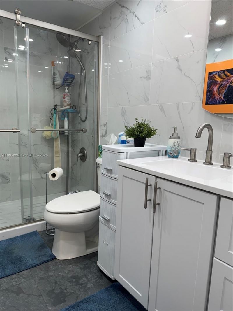 2861 Somerset Dr, Unit 318, Lauderdale Lakes, FL 33311 Photo