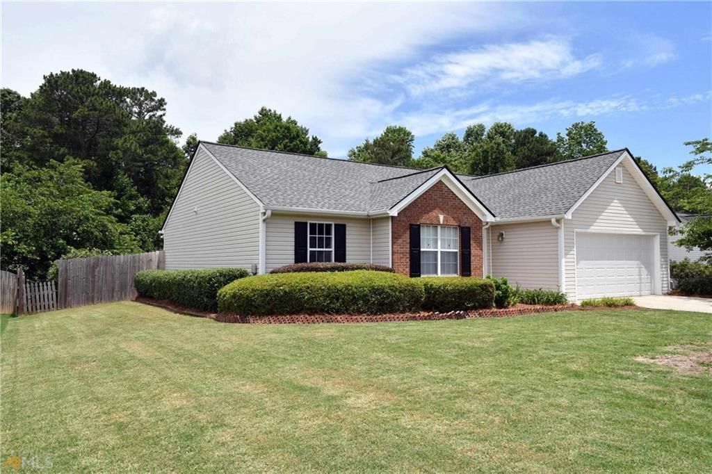 6285 Huntcliff Drive, Flowery Branch, GA 30542 Main Photo