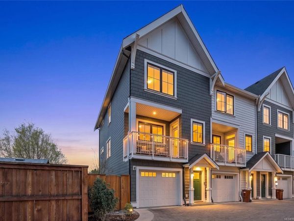 3450 Whittier Ave, Unit TH19, Saanich, BC V8Z 3R2