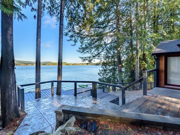 111 Horbury Rd, Cumberland, BC V0R 1S0