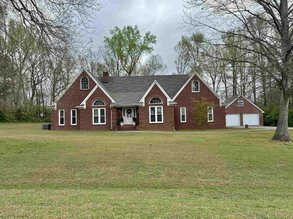 511 Brandenburg Dr, Florence, AL