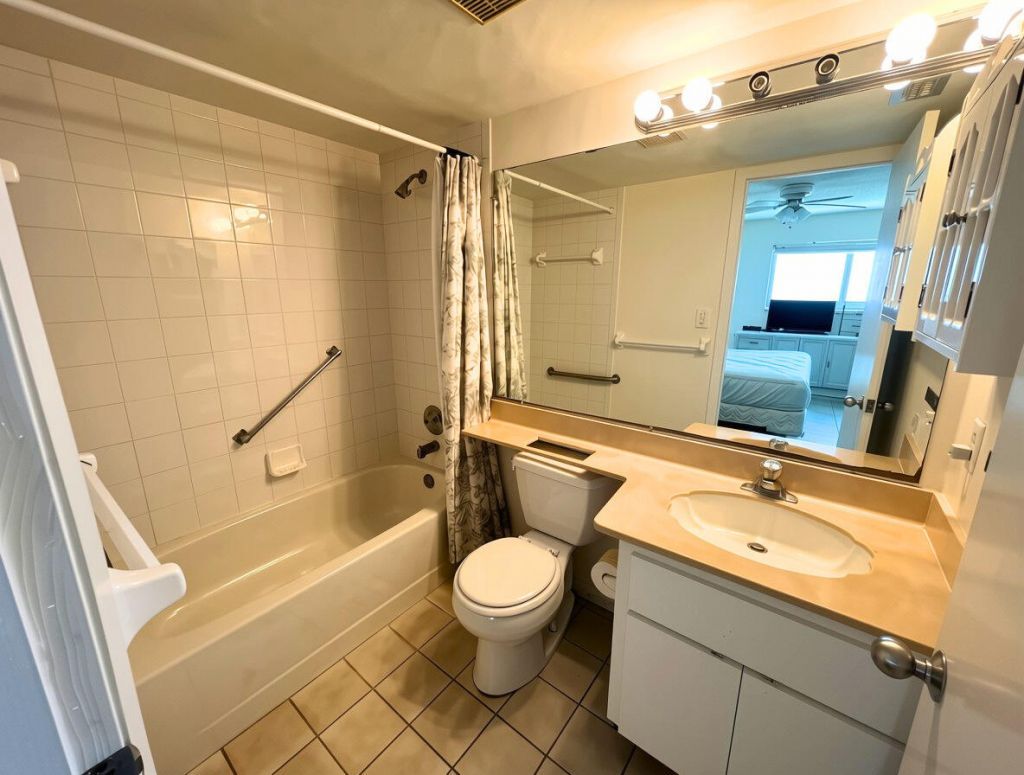 135 Coco Plum Drive, Unit APT 3B, Marathon, FL 33050 Photo