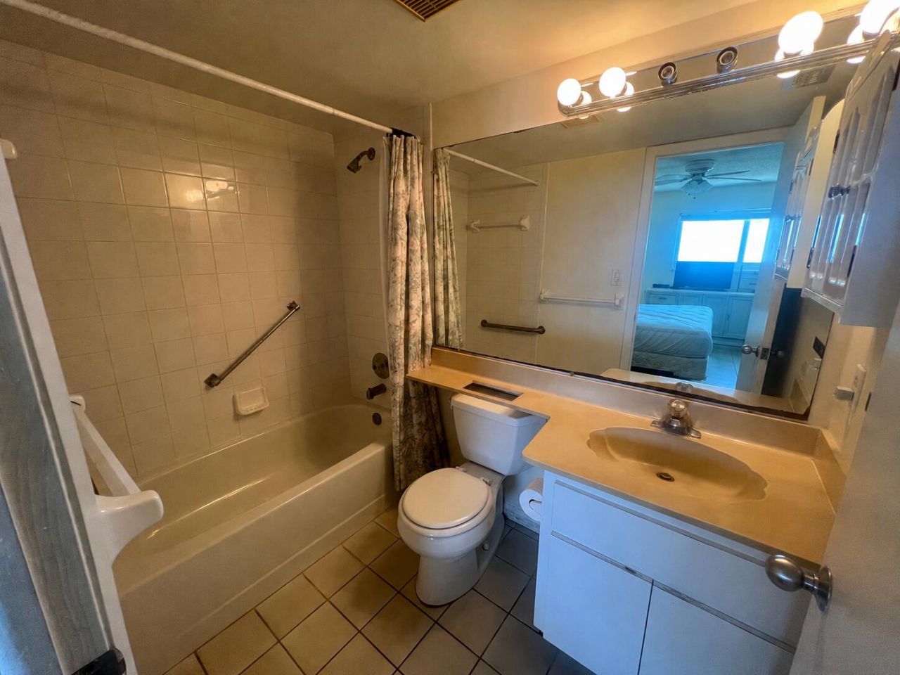 135 Coco Plum Drive, Unit APT 3B, Marathon, FL 33050 Photo