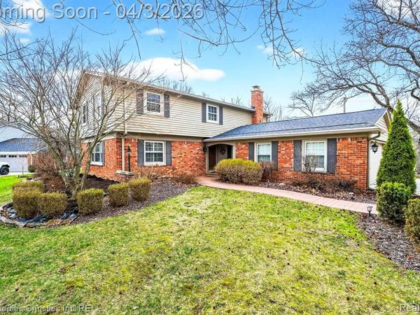 5822 Raven Road, Bloomfield Hills, MI 48301